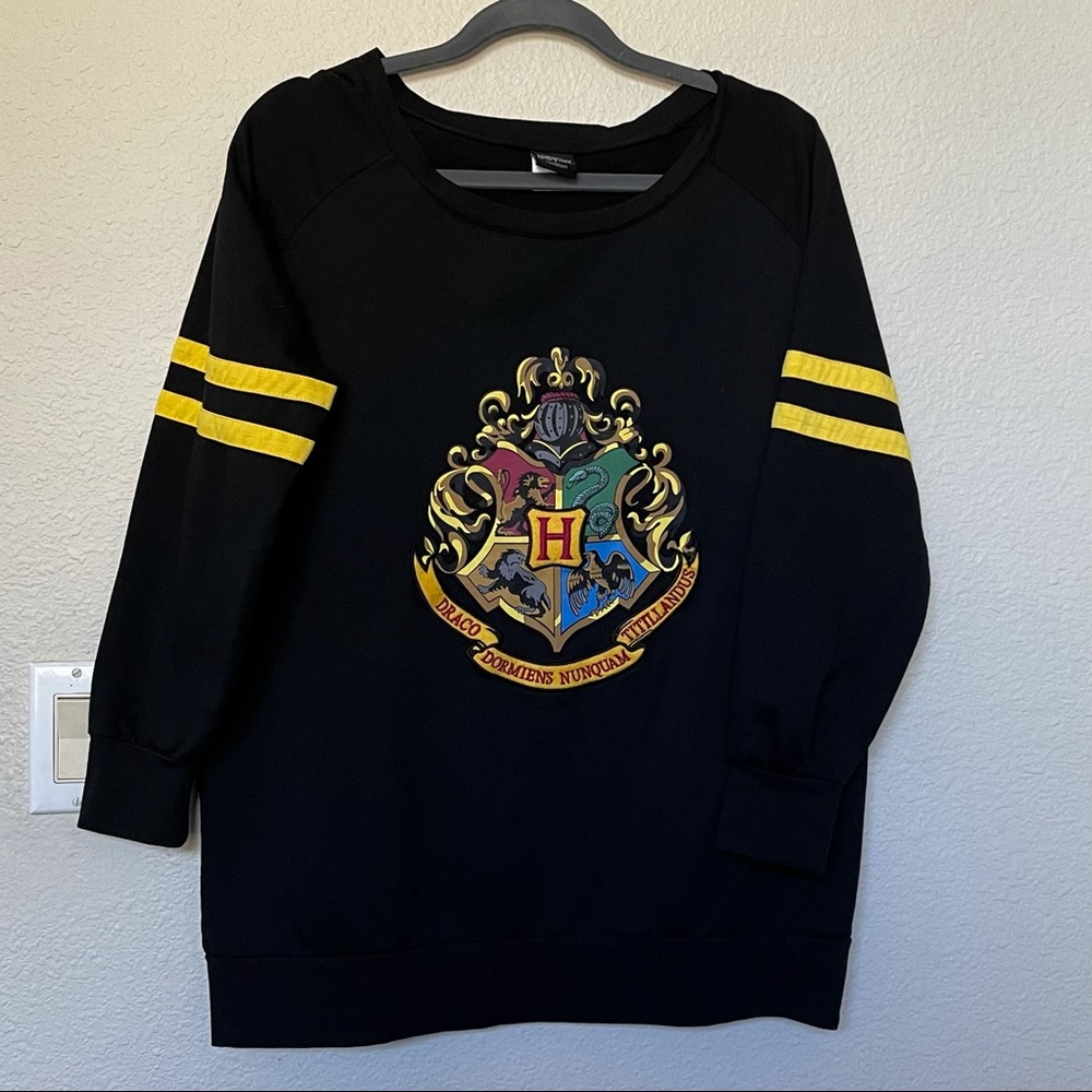 Universal Studios Harry Potter Long Sleeved Fleece Shirt - Picture 1 of 10